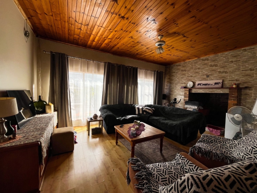 4 Bedroom Property for Sale in Bothasrus Eastern Cape